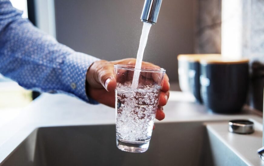 Study connects low water intake to rise in stress hormone