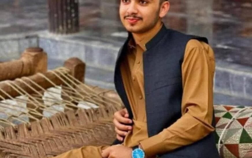 Youth killed during mobile snatching attempt in Peshawar