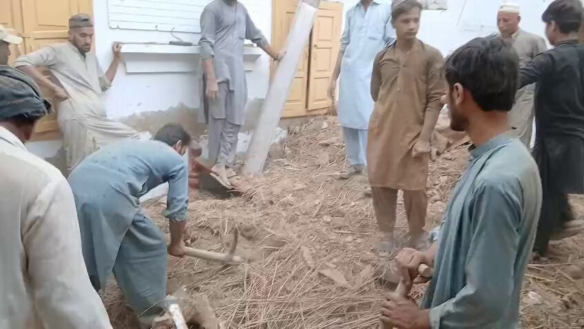 Roof collapse in Nowshera kills woman and newborn