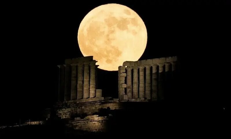 First supermoon to light up Pakistan’s sky on October 7