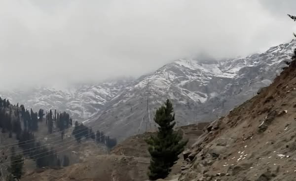 Parts of Khyber Pakhtunkhwa receive fresh spell of snowfall and rain