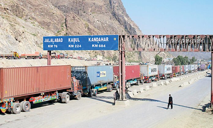 Afghan traders slam Taliban govt, ask Pakistan to open trade routes again