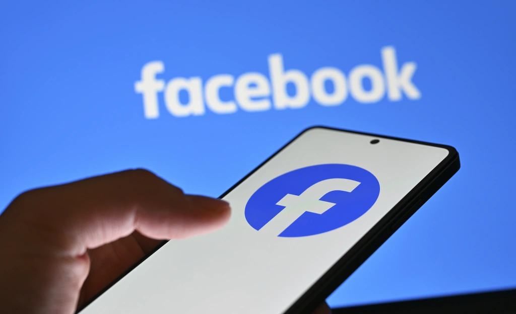 Think twice before posting publicly on Facebook, experts warn