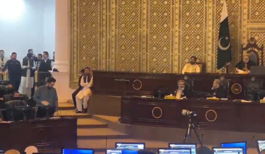 KP assembly unanimously passes resolution seeking CM’s meeting with Imran Khan