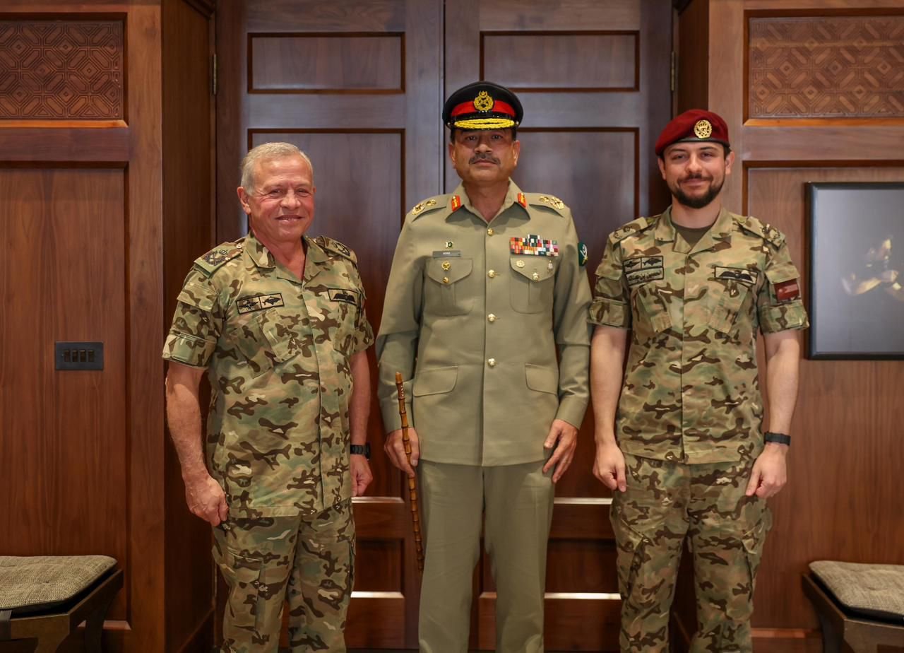 Jordanian King lauds Pakistan military’s role in regional peace during meeting with Field Marshal Asim Munir
