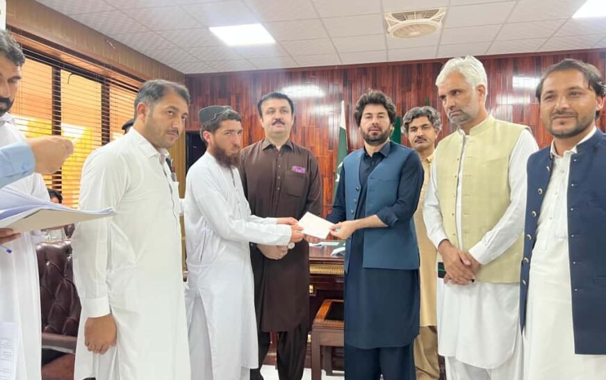 SAPM Mubarak Zeb distributes Rs. 20 million in aid to flood victims in Bajaur