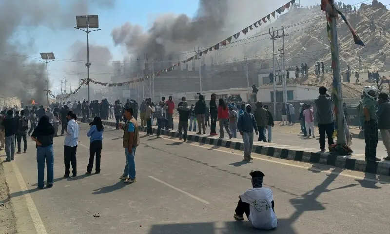 All eyes on govt negotiation today as Kashmir protest paralyze life