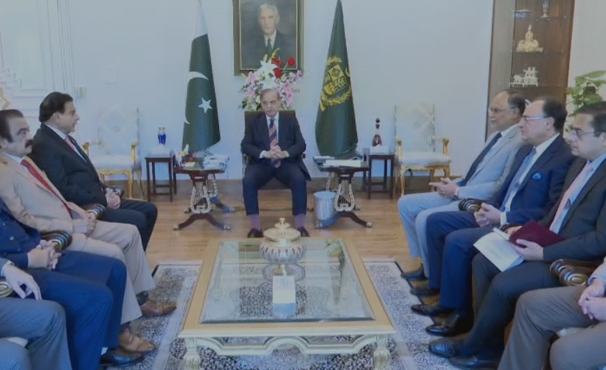 PM Shehbaz lauded efforts of govt negotiation committee for Kashmir