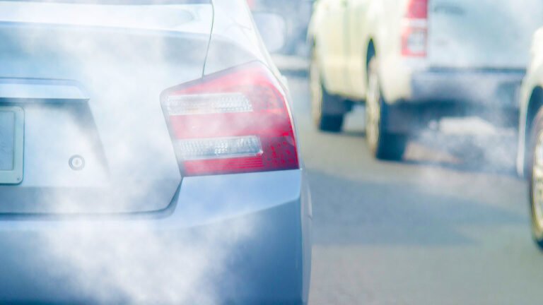 Province-wide crackdown begins on smoke-emitting vehicles