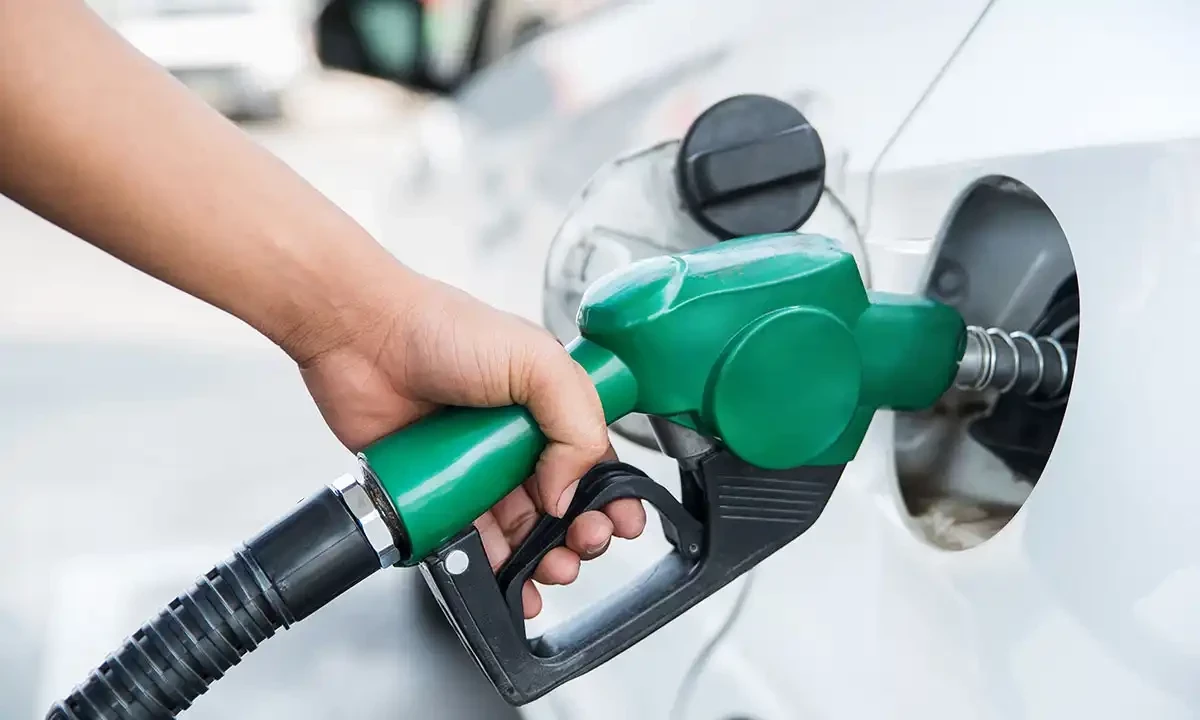 Petrol prices decrease in Pakistan