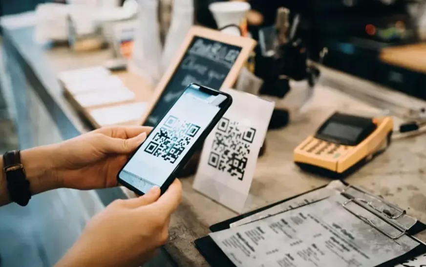 Islamabad goes digital, first cashless bazaar opens