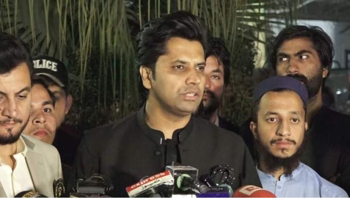 KP government warns of strong response to Governor’s Rule proposal