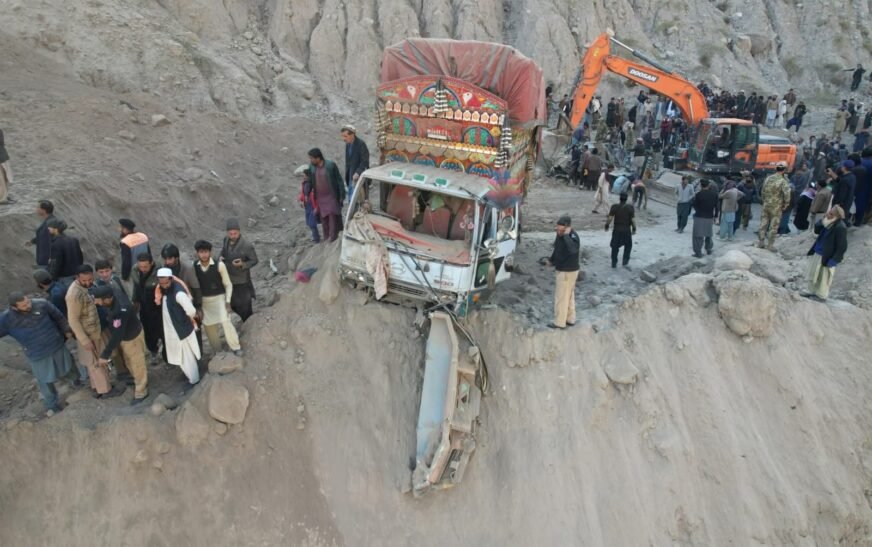 KKH blocked in Chilas by landslide, 7 cars damaged; clearance efforts underway