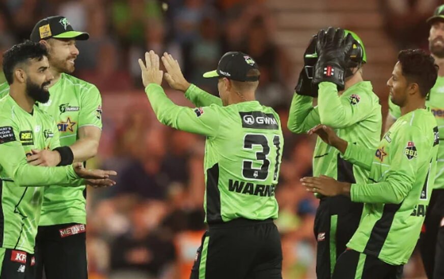 Shadab Khan shines as Sydney Thunder secure first victory of BBL season
