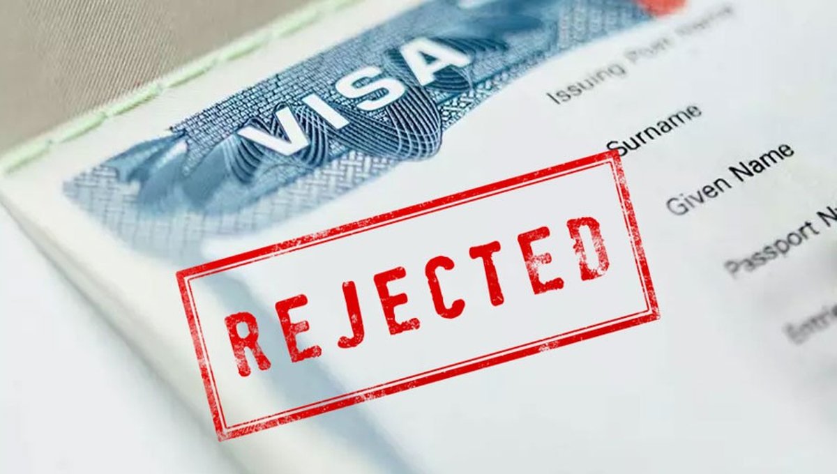 Hungary restricts visas for citizens of three countries
