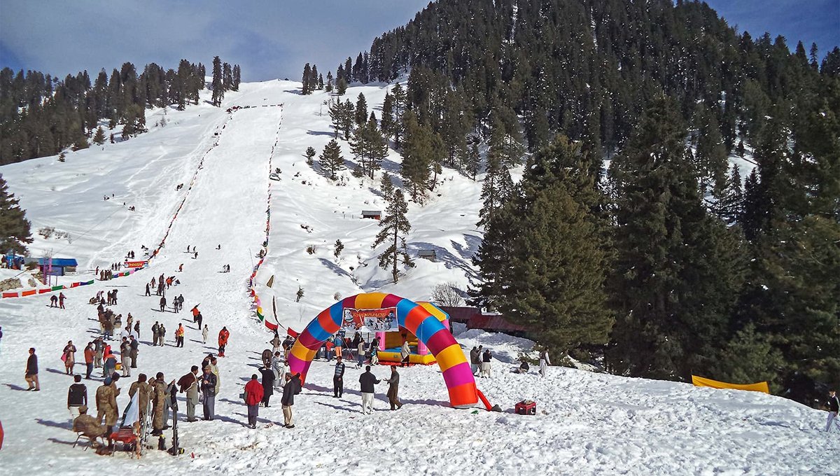 Snowfall reigns in Abbottabad and Galiyat 