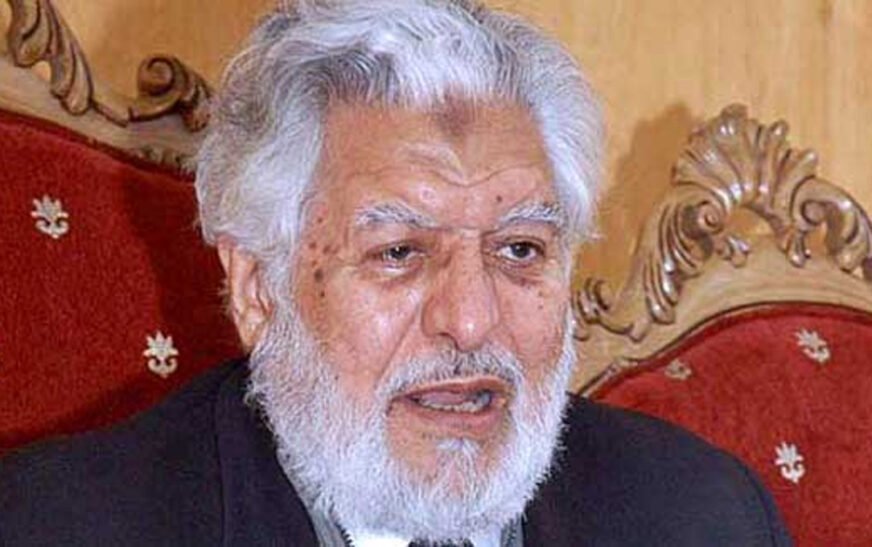 PTI in hands of Salman Akram, Aleema Khan, claims Qazi Anwar