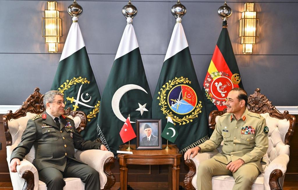 Pakistan, Türkiye reaffirm defence ties as Turkish Army Chief meets Field Marshal