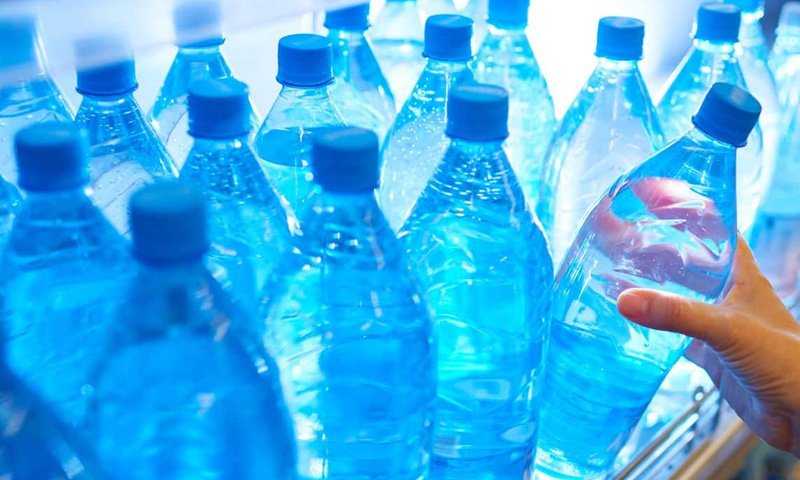 Hidden hazards of drinking water from plastic bottles