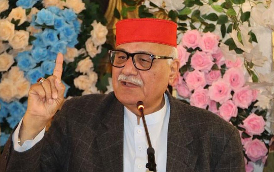 Mian Iftikhar Hussain has lashed out at the provincial government and claimed that there is no governance in the province at all.