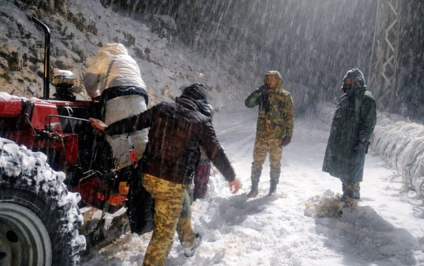 The deadline set for the Tirah Valley to evacuate has been withdrawn and the residents have been directed to stay at their homes.