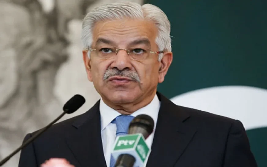 Khawaja Asif criticized the founder of P PTI, saying he only thinks about personal interests and has no real agenda for party reconciliation.
