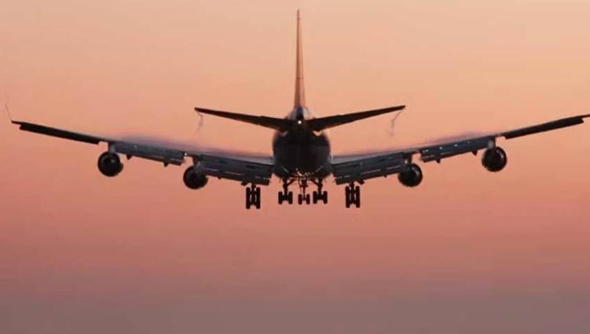 Pakistan extends ban on Indian flights using its airspace