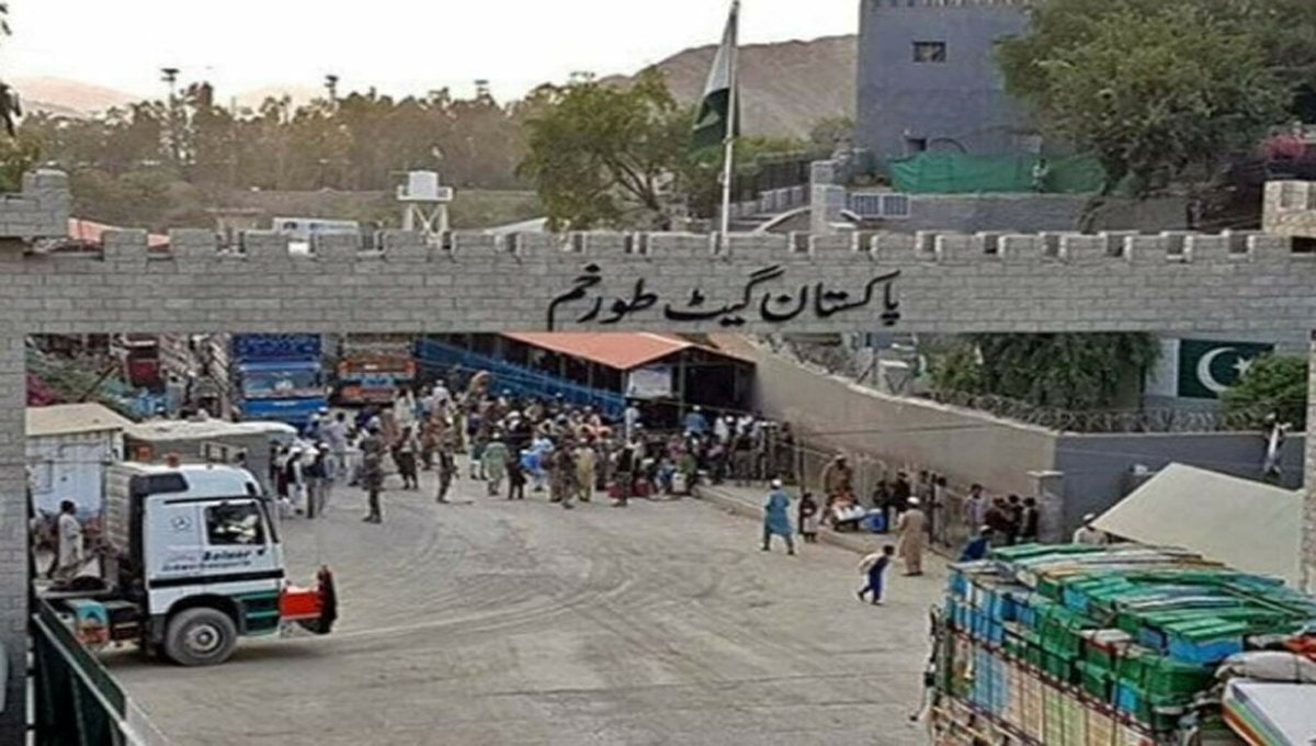 Taliban set fire to Torkham market, falsely blame Pakistan for the incident
