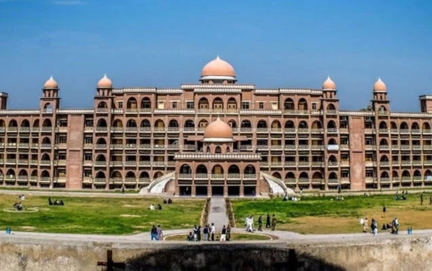 Classes to resume at Peshawar University as PUTA ends strike