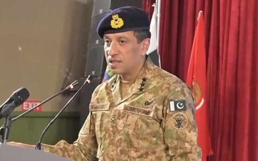 DG ISPR Major General Babar Iftikhar, visited the University of Technology Lahore to hold a special session with students.