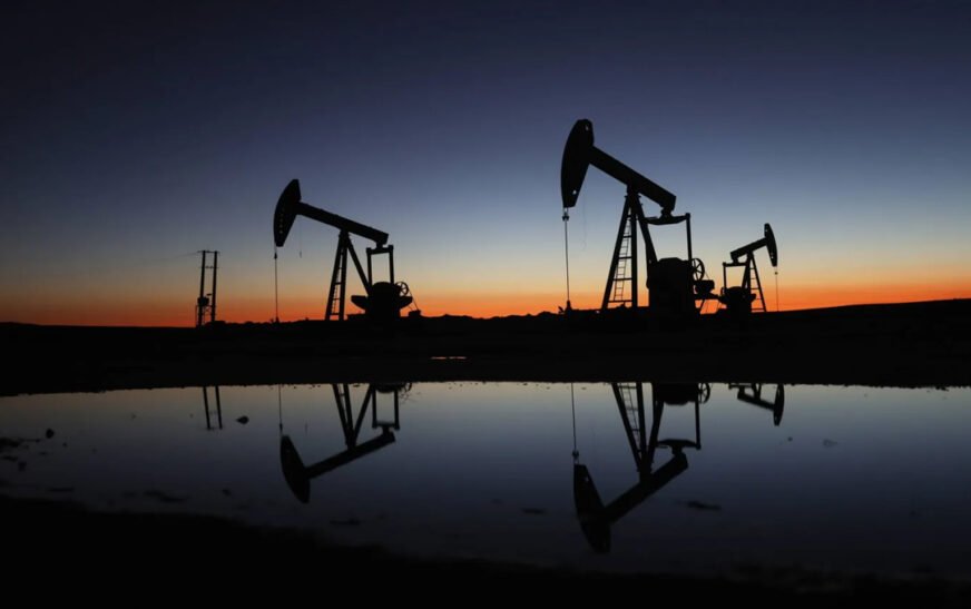 Oil prices fall ahead of US-Iran talks, reflecting market uncertainty