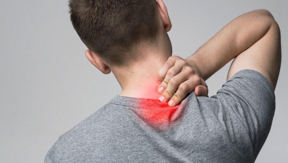 The common habit that can cause neck and head pain