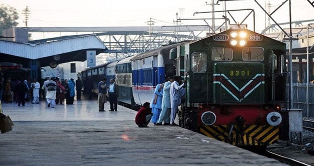 Eid travel made easy: Pakistan Railways announces four special trains