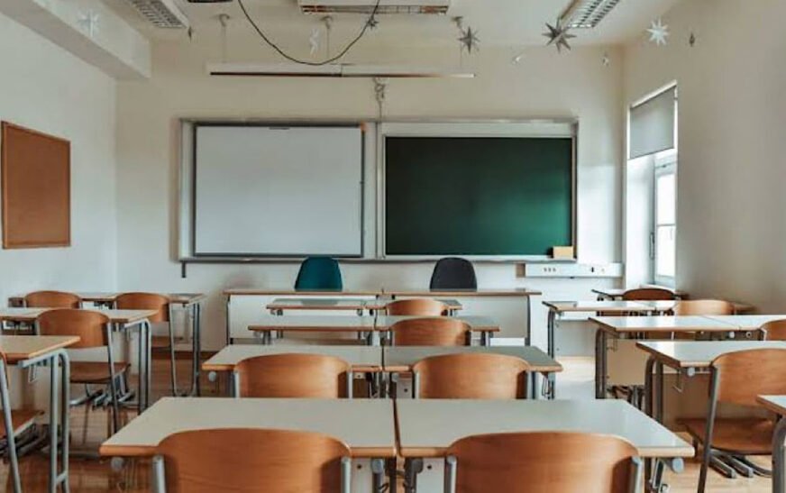 KPPRA announced that all private schools in the province would remain closed on Fridays and Saturdays for two months.