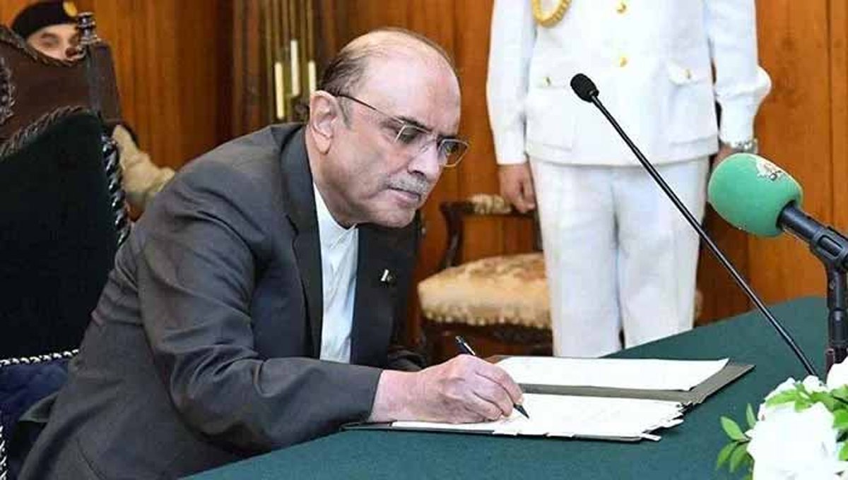 President Zardari approves cancellation of Pakistan Day parade and events for austerity