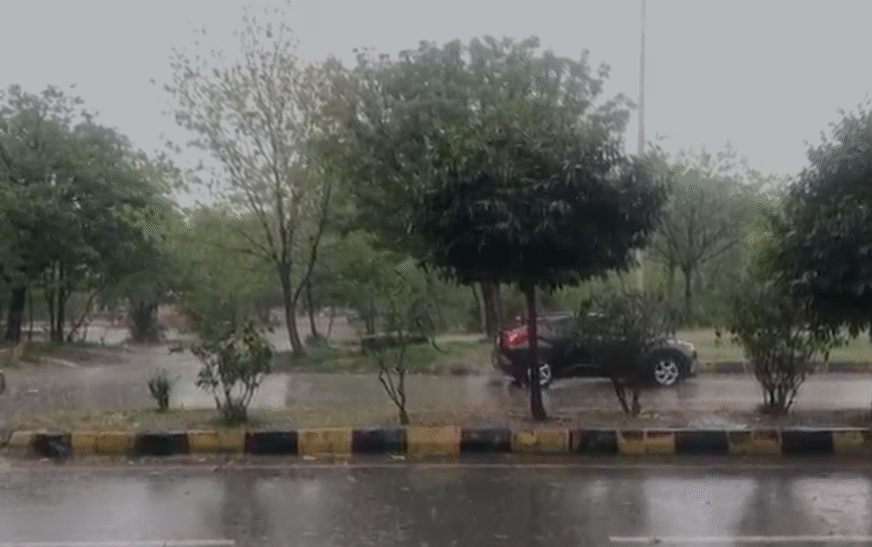 Islamabad, parts of KP receive rain, hailstorm