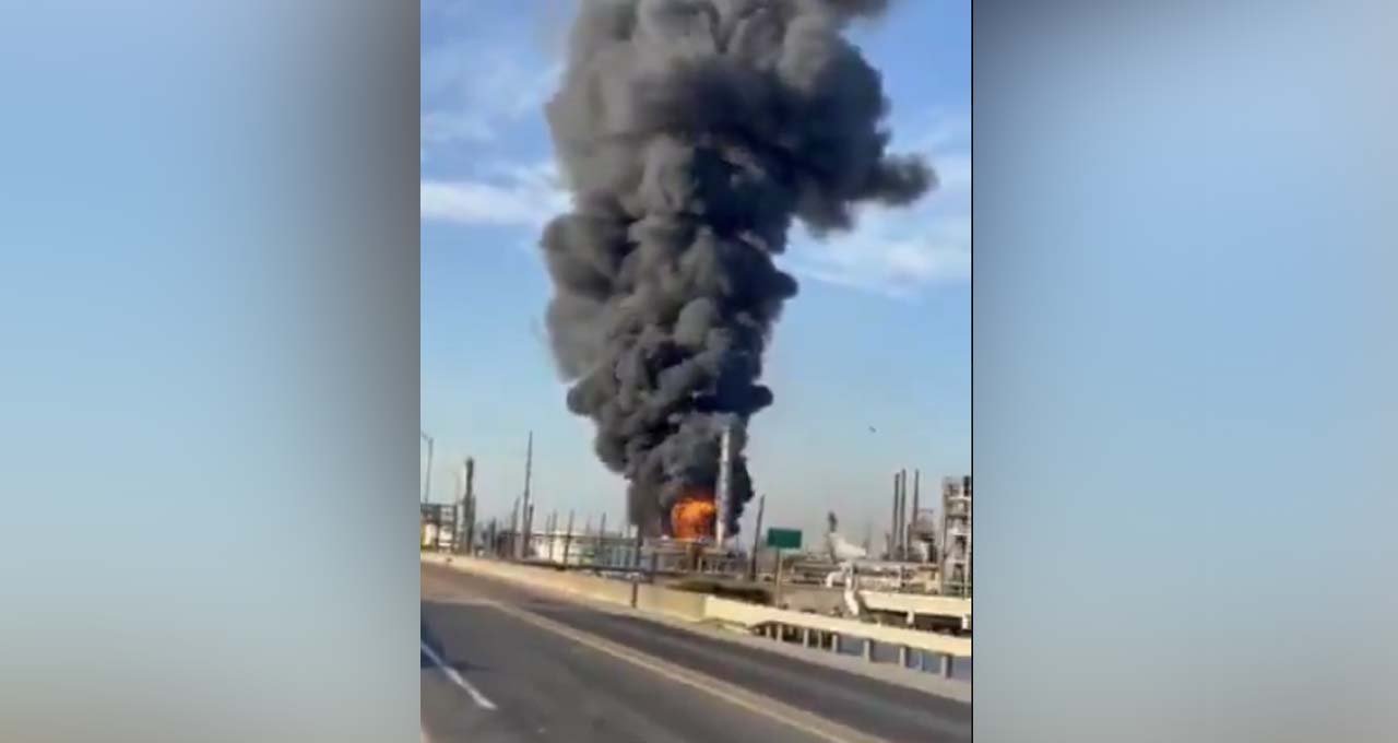Blast reported in Texas City, flames and smoke spread across area