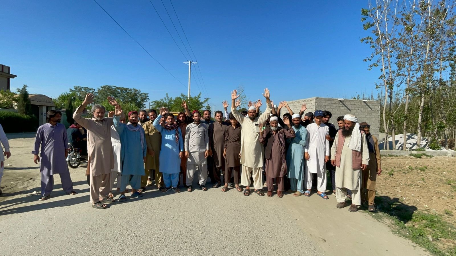 PTI workers protest unfair distribution of Ramazan package