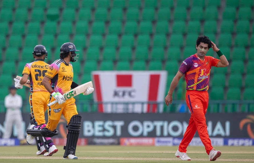 Peshawar Zalmi win a thrilling contest against Rawalpindiz