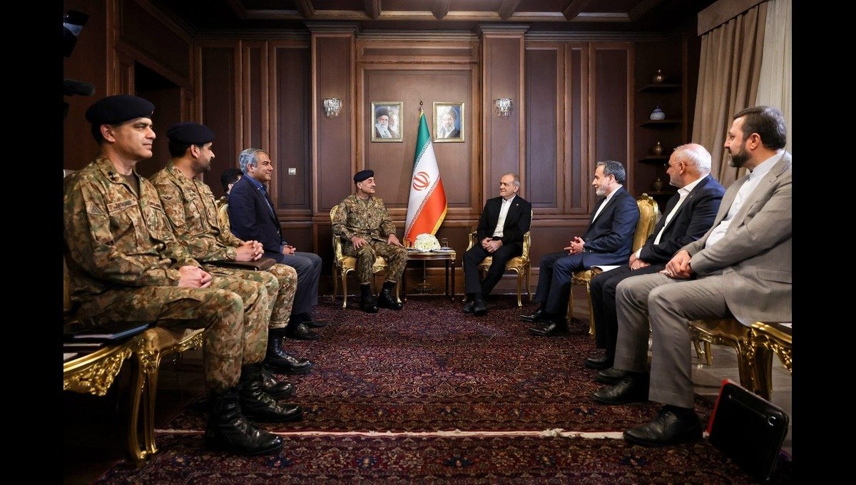Iran’s Pezeshkian, Field Marshal Asim Munir hold talks on regional security and stability