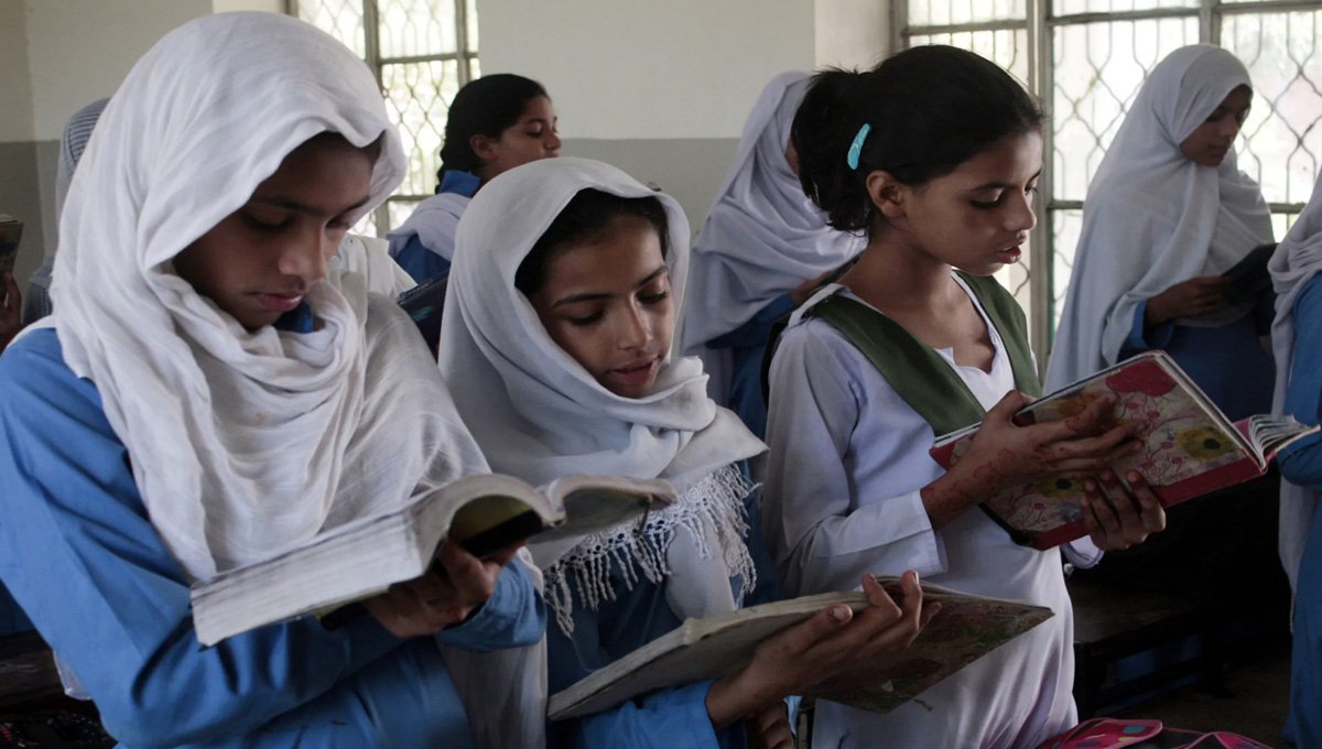 KP schools in crisis: Textbook shortage threatens education for thousands