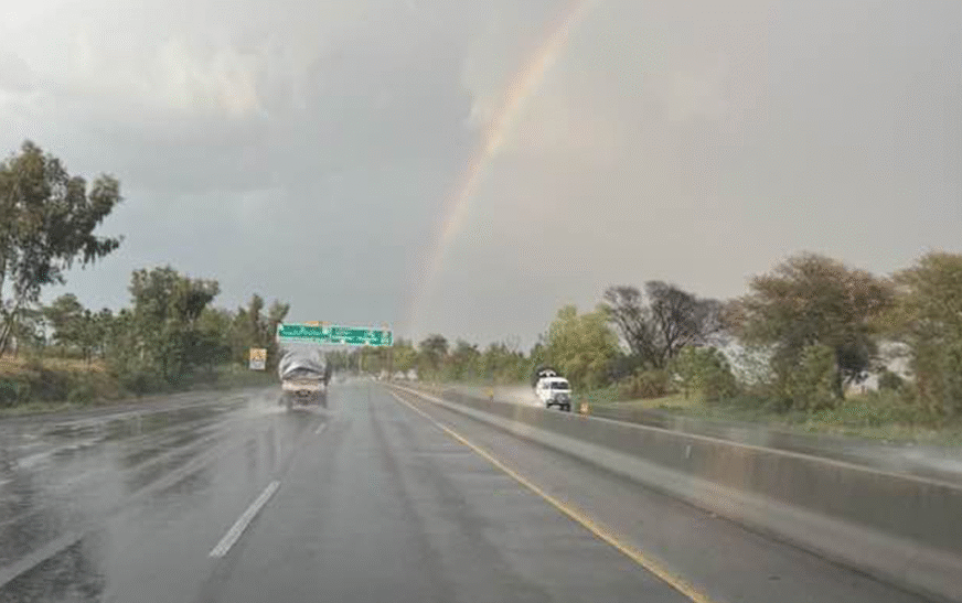 NHMP halts traffic on Peshawar-Islamabad Motorway