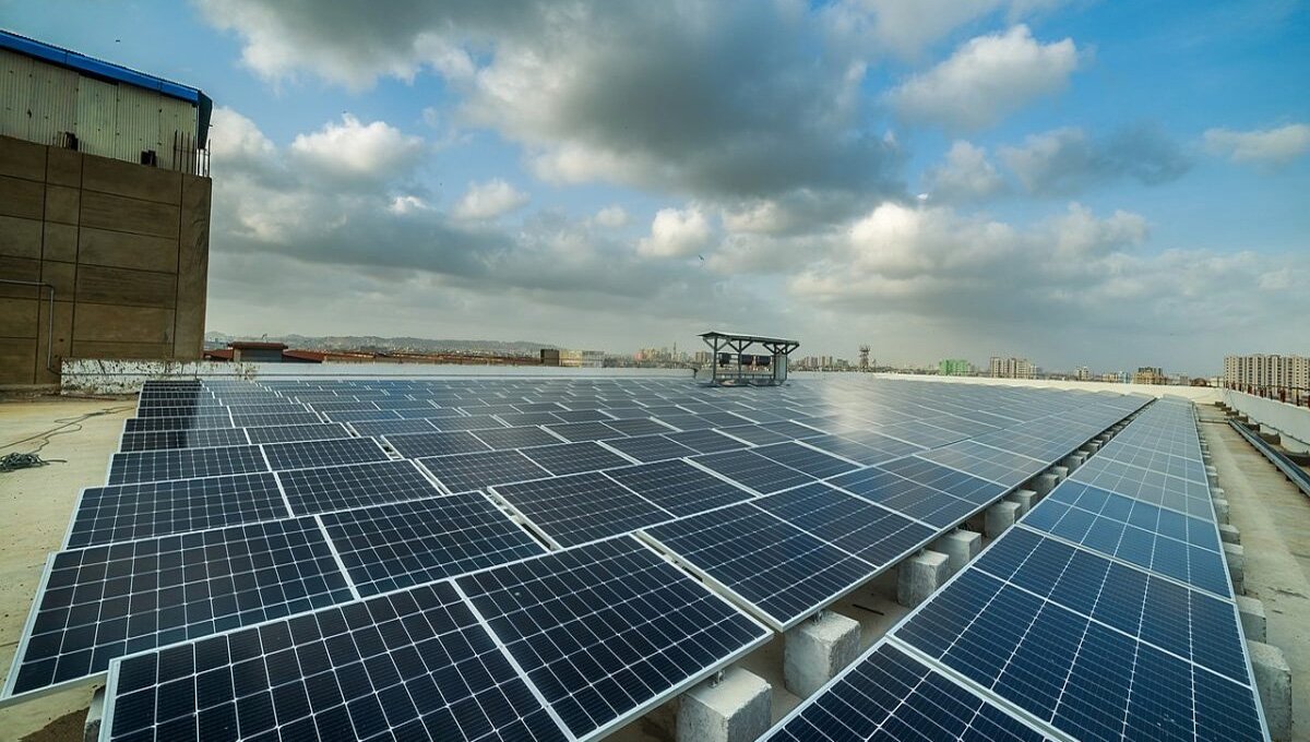 Pakistan faces severe economic impact from climate change, urged to expand solar energy