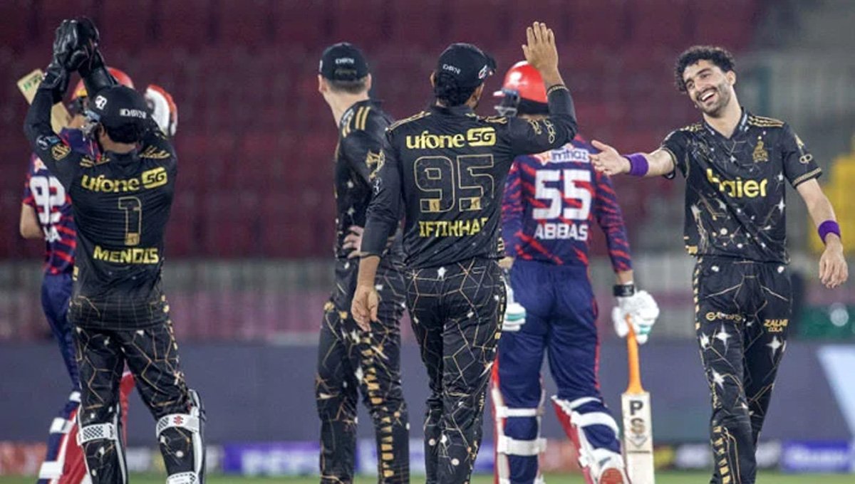 Peshawar Zalmi dominates Karachi Kings in record-breaking PSL 11 clash