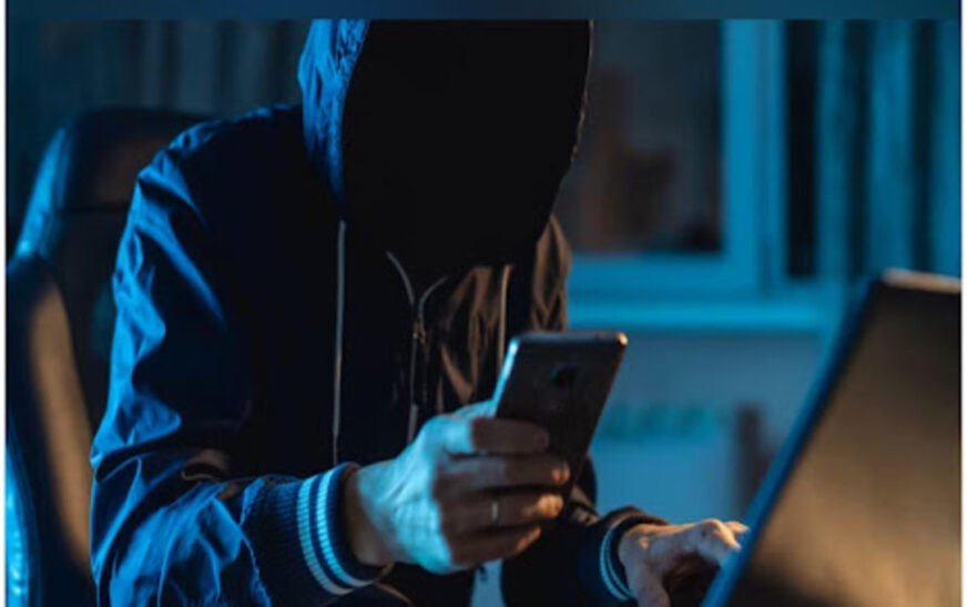 Mobile phone users are advised to remain vigilant against a rising scam where hackers apparently utilize secret call forwarding features that fraudsters use through basic dialing codes to steal private and financial details.