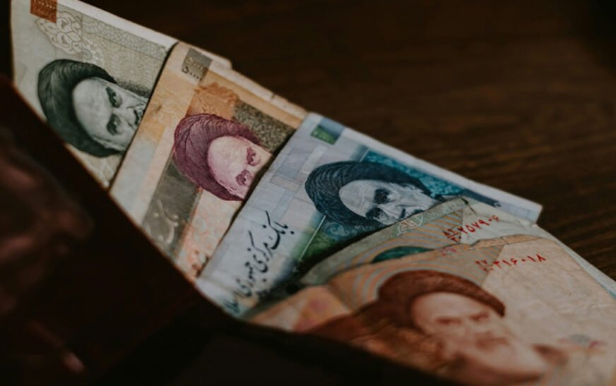 As the United States and Iran engage in key dialogues, one of the key demands from Tehran is the release of its frozen assets, which have been held abroad for years due to international sanctions. Although specific amounts are difficult to confirm, estimates by Iranian officials indicate that Iran’s frozen assets are valued at more than $100 billion.