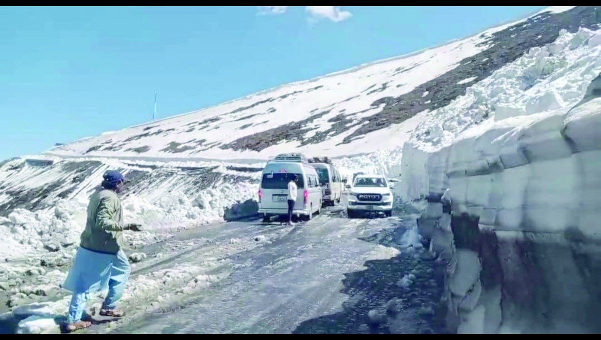 Authorities issue safety advisory for travellers at Babusar Top