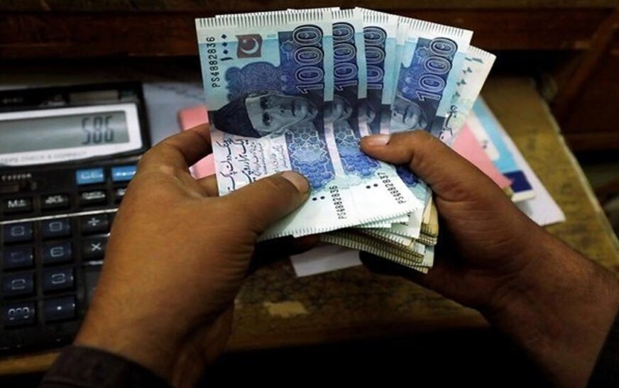Govt announces monthly stipend of Rs 60,000 for graduates