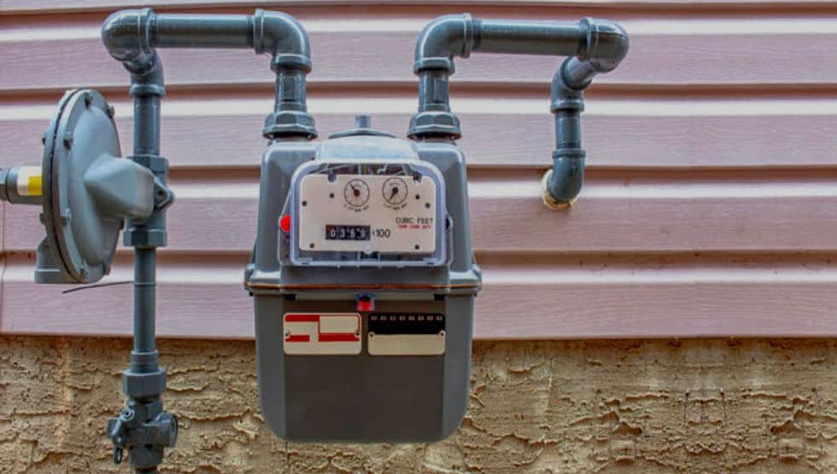 Govt imposes nationwide ban on new gas connections