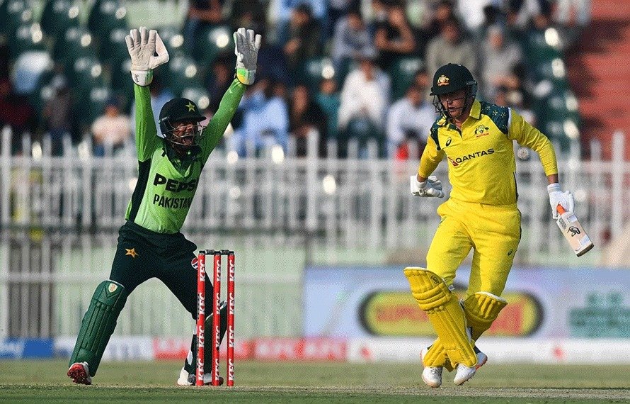 First ODI: Australia set Pakistan an easy target to win